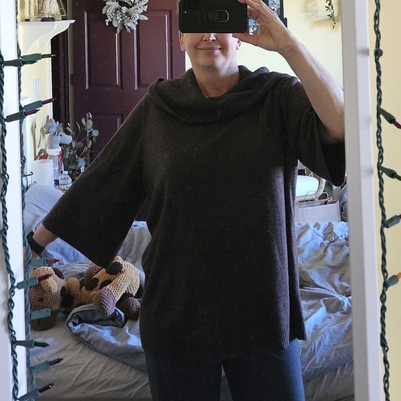 Spring + Mercer Cowl Neck Tunic Sweater - Picture 12 of 13